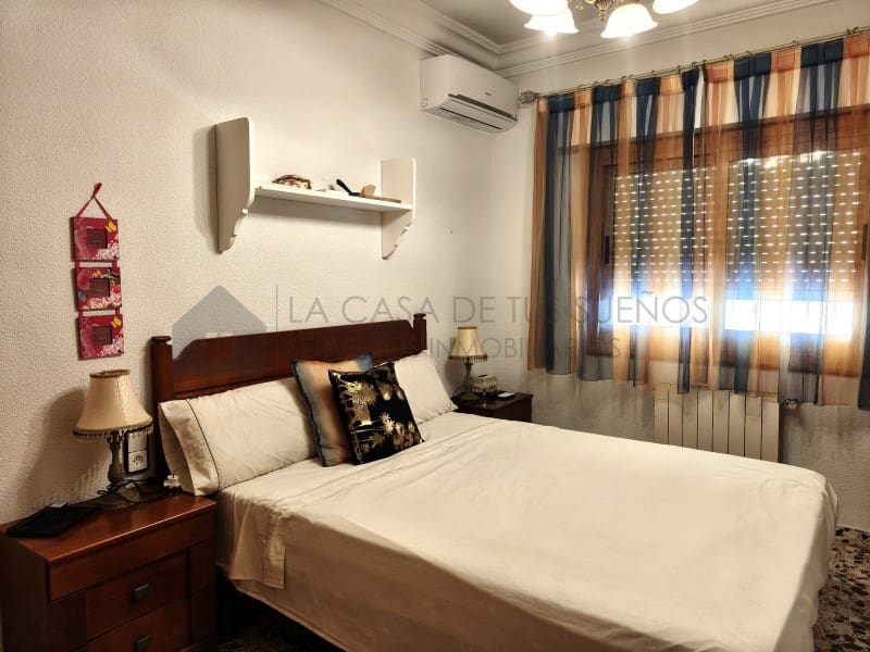 4 chambre Villa/Maison à vendre à Sax avec piscine garage - 415 000 € (Ref: 10075477)