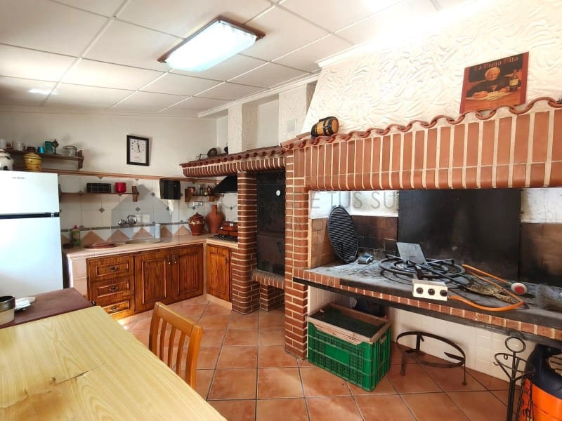 4 chambre Villa/Maison à vendre à Sax avec piscine garage - 415 000 € (Ref: 10075477)