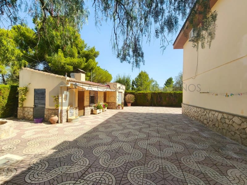 4 chambre Villa/Maison à vendre à Sax avec piscine garage - 415 000 € (Ref: 10075477)