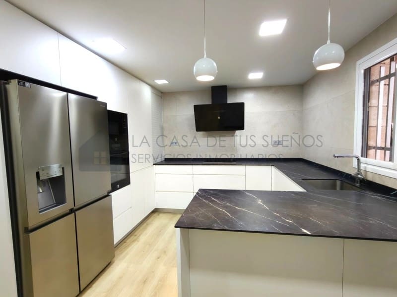 3 bedroom Flat for sale in Petrel / Petrer with garage - € 183,000 (Ref: 10109373)