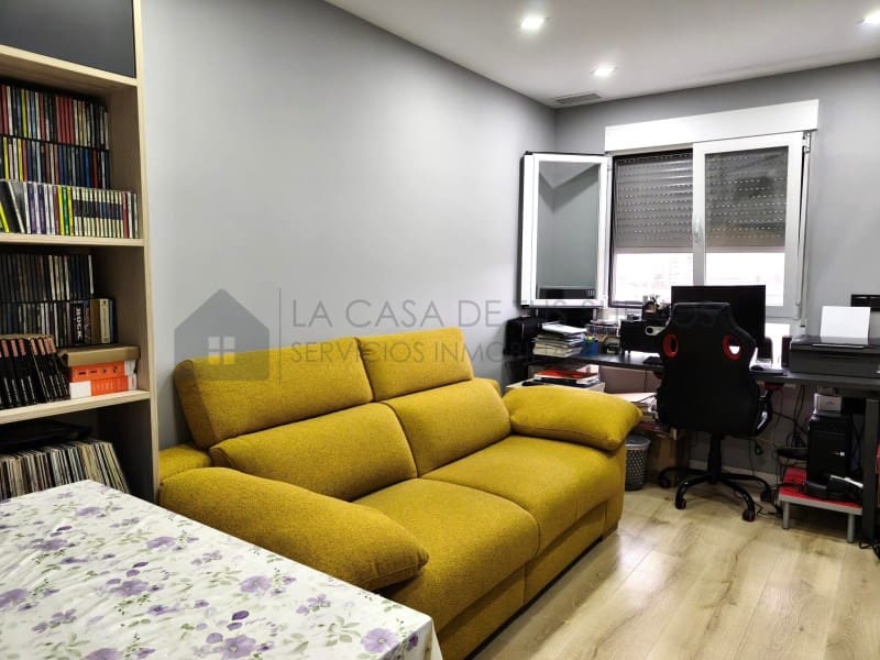 3 bedroom Flat for sale in Petrel / Petrer with garage - € 183,000 (Ref: 10109373)