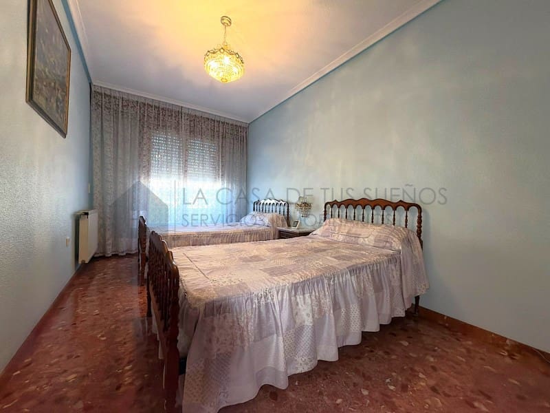 4 soverom Hus til salgs i Sax med garasje - € 217 000 (Ref: 10157572)