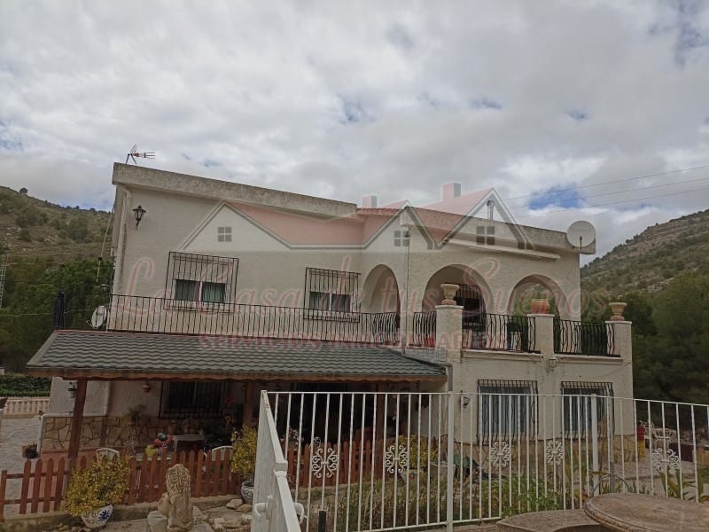 6 Zimmer Finca/Landgut zu verkaufen in Petrel / Petrer mit Pool Garage - 250.000 € (Ref: 7889945)