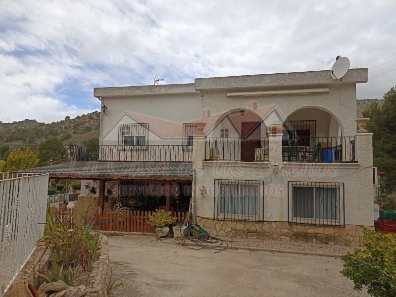 6 Zimmer Finca/Landgut zu verkaufen in Petrel / Petrer mit Pool Garage - 250.000 € (Ref: 7889945)