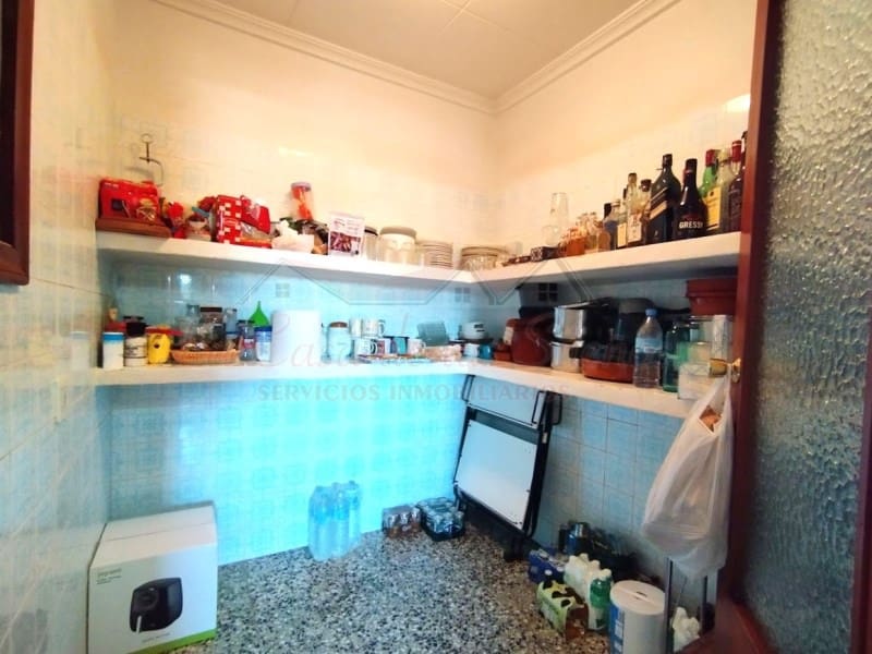4 bedroom Villa for sale in Petrel / Petrer with garage - € 312,000 (Ref: 8826024)