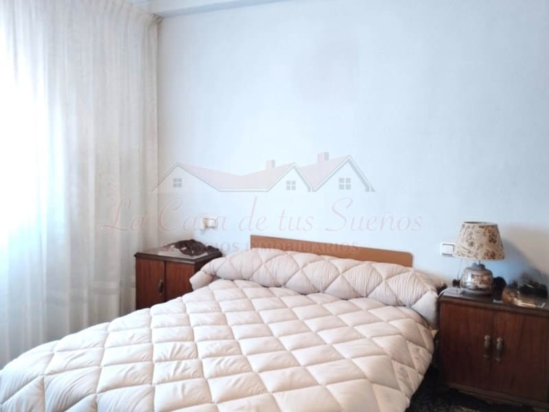 4 bedroom Villa for sale in Petrel / Petrer with garage - € 312,000 (Ref: 8826024)