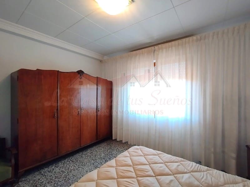 4 bedroom Villa for sale in Petrel / Petrer with garage - € 312,000 (Ref: 8826024)