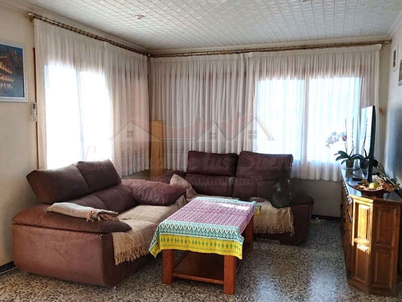 4 bedroom Villa for sale in Petrel / Petrer with garage - € 312,000 (Ref: 8826024)