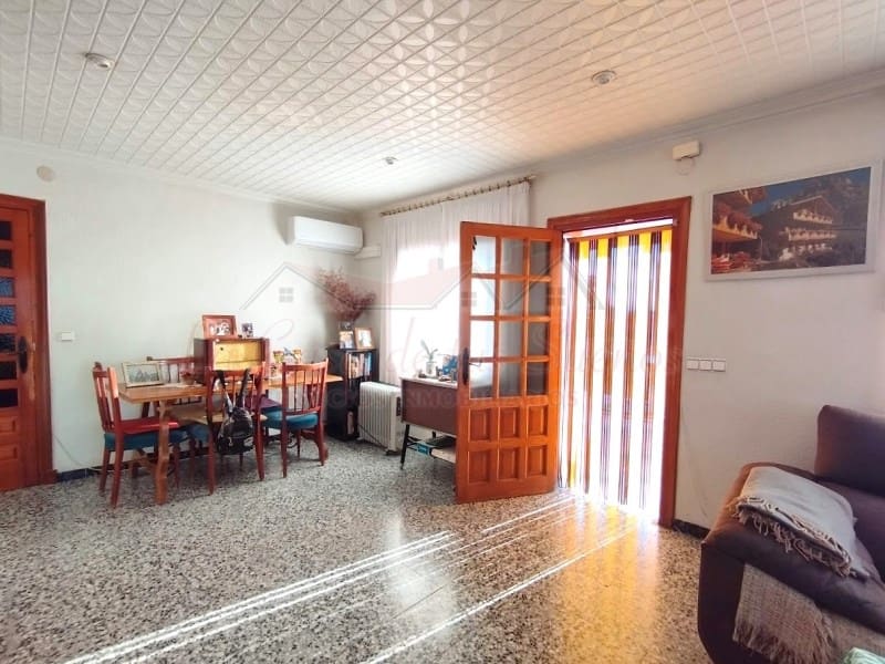 4 bedroom Villa for sale in Petrel / Petrer with garage - € 312,000 (Ref: 8826024)