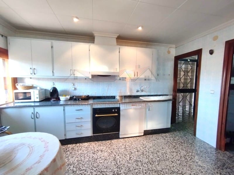 4 bedroom Villa for sale in Petrel / Petrer with garage - € 312,000 (Ref: 8826024)
