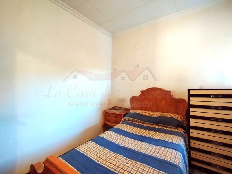 4 bedroom Villa for sale in Petrel / Petrer with garage - € 312,000 (Ref: 8826024)