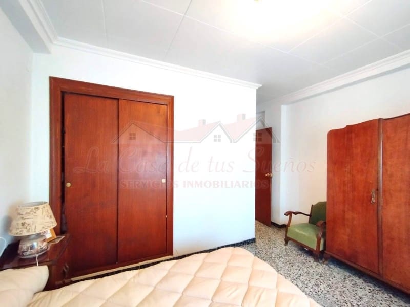4 bedroom Villa for sale in Petrel / Petrer with garage - € 312,000 (Ref: 8826024)
