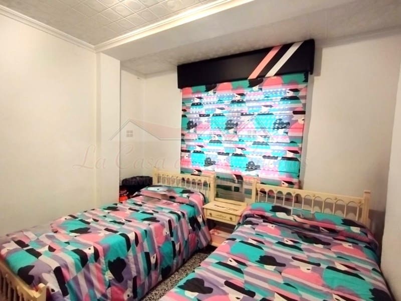 4 bedroom Villa for sale in Petrel / Petrer with garage - € 312,000 (Ref: 8826024)
