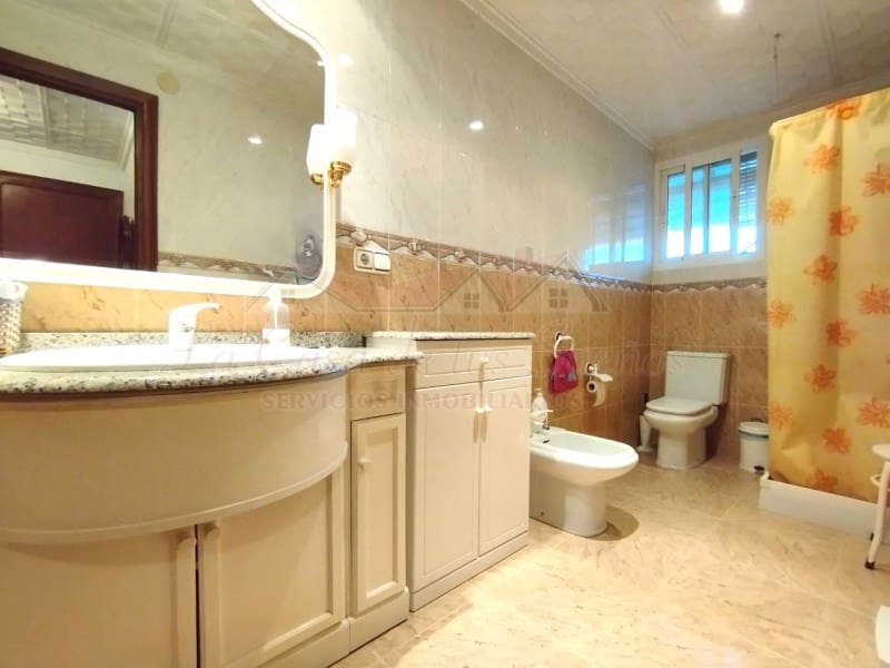 4 bedroom Villa for sale in Petrel / Petrer with garage - € 312,000 (Ref: 8826024)