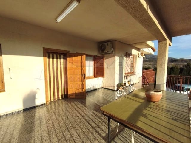 4 soverom Villa til salgs i Petrel / Petrer med garasje - € 312 000 (Ref: 8826024)