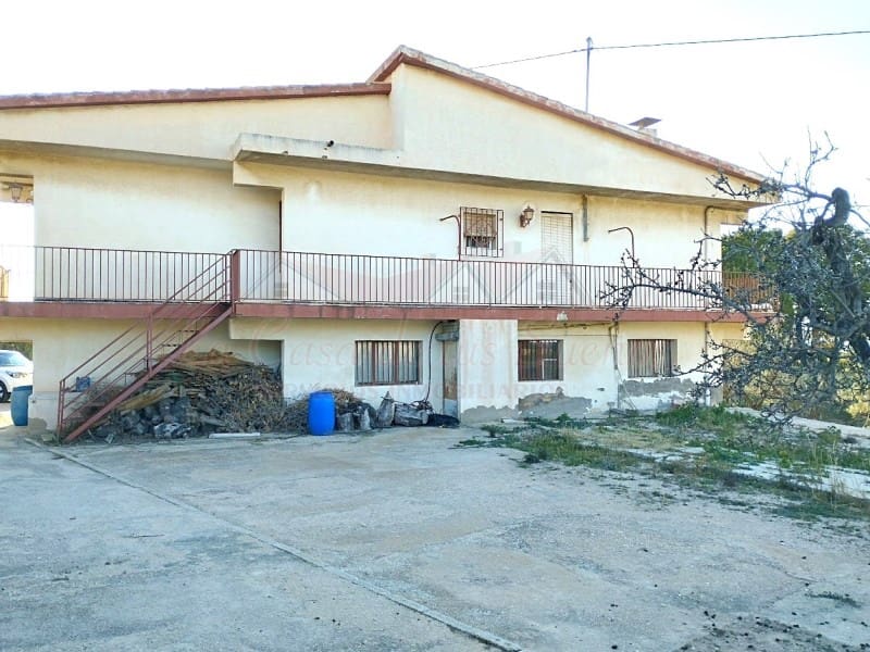 4 bedroom Villa for sale in Petrel / Petrer with garage - € 312,000 (Ref: 8826024)