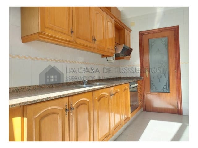 4 quarto Casa em Banda para venda em Sax - 145 000 € (Ref: 9847448)