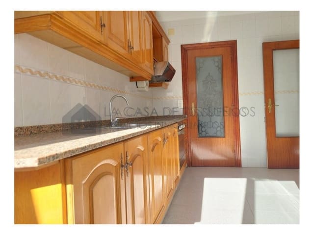 4 quarto Casa em Banda para venda em Sax - 145 000 € (Ref: 9847448)