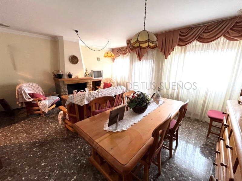 6 bedroom Townhouse for sale in Salinas - € 160,000 (Ref: 9847450)
