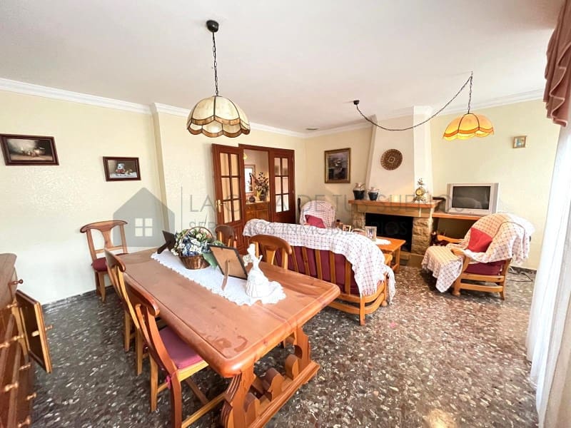 6 bedroom Townhouse for sale in Salinas - € 160,000 (Ref: 9847450)