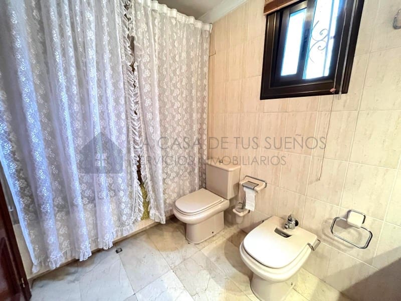 6 bedroom Townhouse for sale in Salinas - € 160,000 (Ref: 9847450)