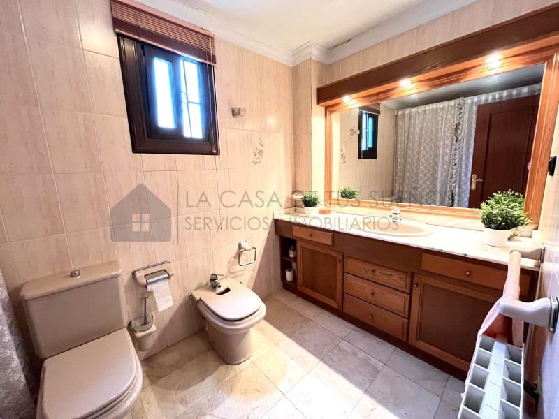 6 bedroom Townhouse for sale in Salinas - € 160,000 (Ref: 9847450)