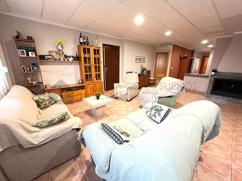 6 bedroom Townhouse for sale in Salinas - € 160,000 (Ref: 9847450)