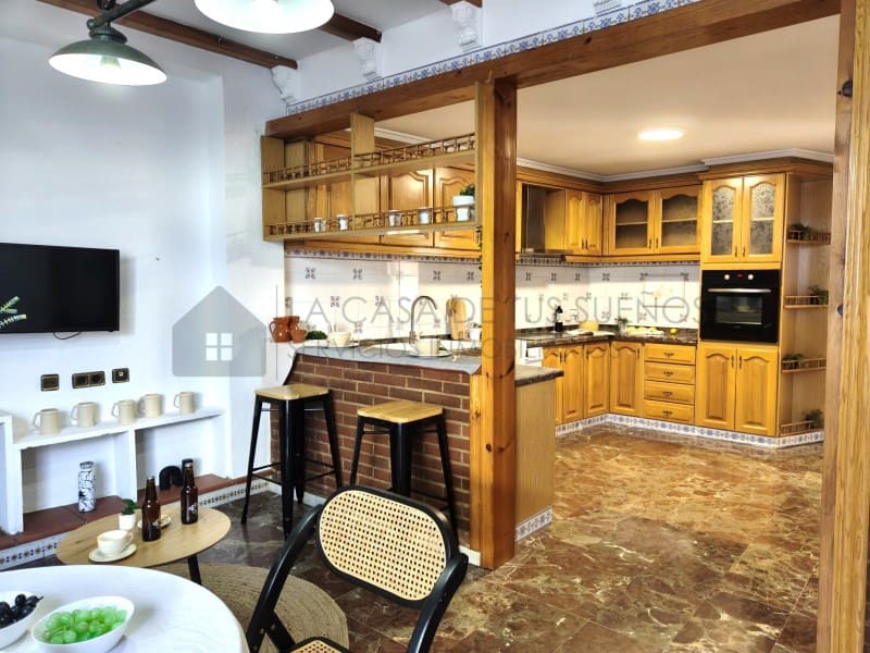4 quarto Casa em Banda para venda em Sax com garagem - 245 000 € (Ref: 9847454)