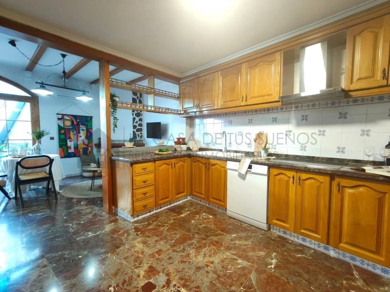 4 quarto Casa em Banda para venda em Sax com garagem - 245 000 € (Ref: 9847454)