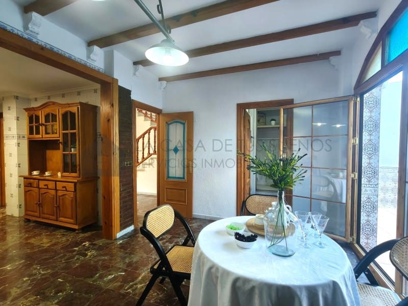 4 quarto Casa em Banda para venda em Sax com garagem - 245 000 € (Ref: 9847454)