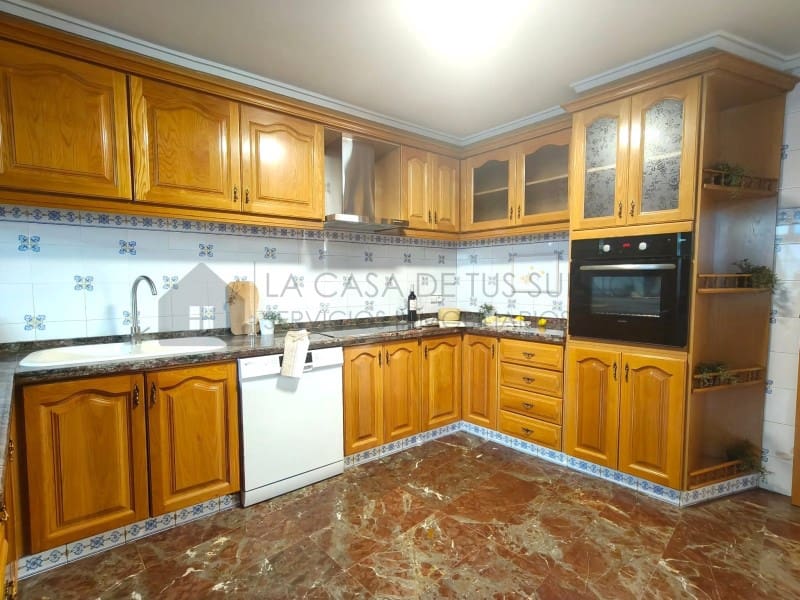 4 quarto Casa em Banda para venda em Sax com garagem - 245 000 € (Ref: 9847454)