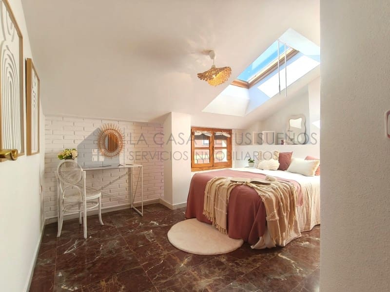 4 quarto Casa em Banda para venda em Sax com garagem - 245 000 € (Ref: 9847454)