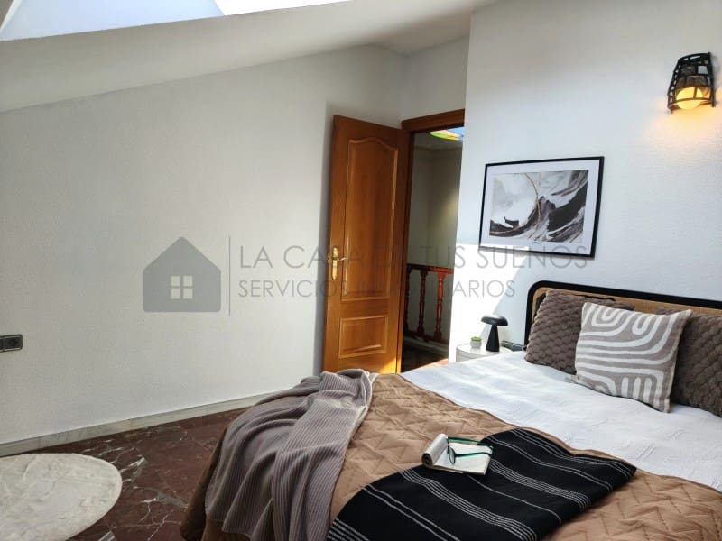 4 quarto Casa em Banda para venda em Sax com garagem - 245 000 € (Ref: 9847454)