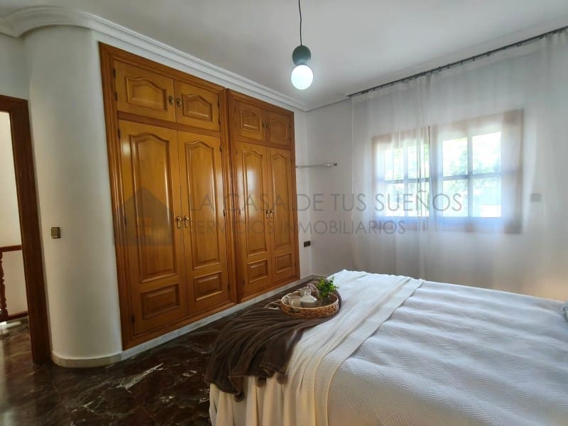 4 quarto Casa em Banda para venda em Sax com garagem - 245 000 € (Ref: 9847454)