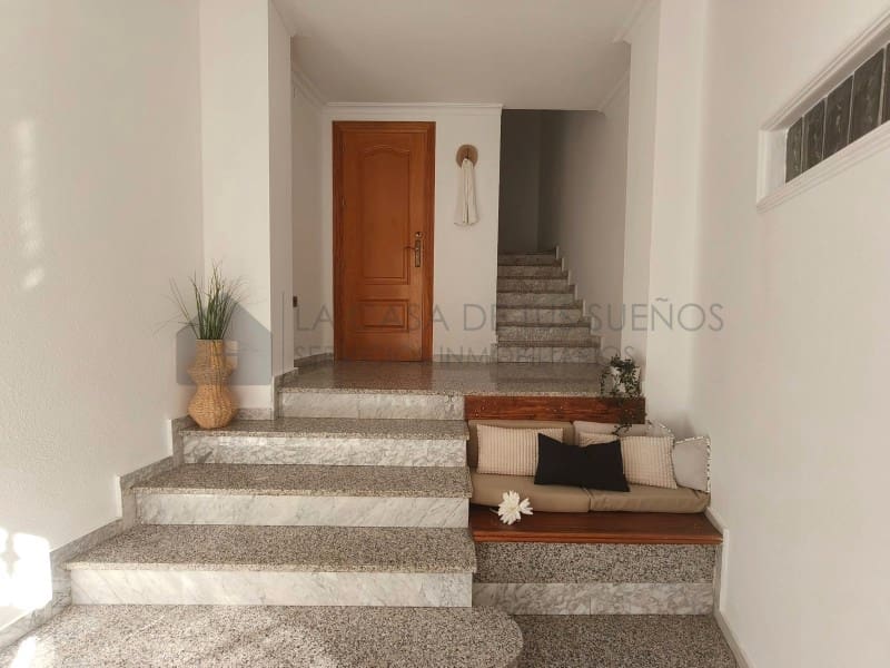 4 quarto Casa em Banda para venda em Sax com garagem - 245 000 € (Ref: 9847454)