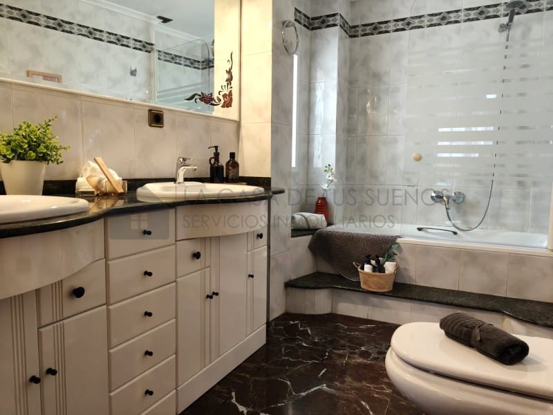 4 quarto Casa em Banda para venda em Sax com garagem - 245 000 € (Ref: 9847454)
