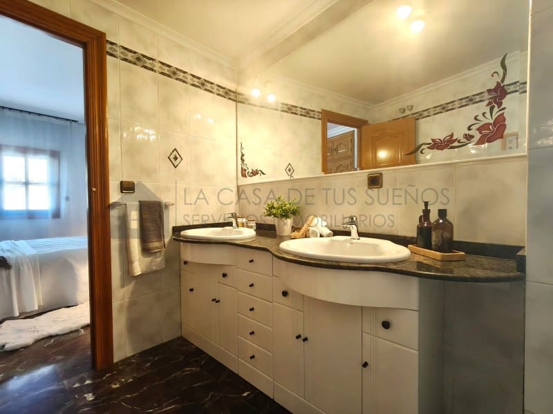 4 quarto Casa em Banda para venda em Sax com garagem - 245 000 € (Ref: 9847454)