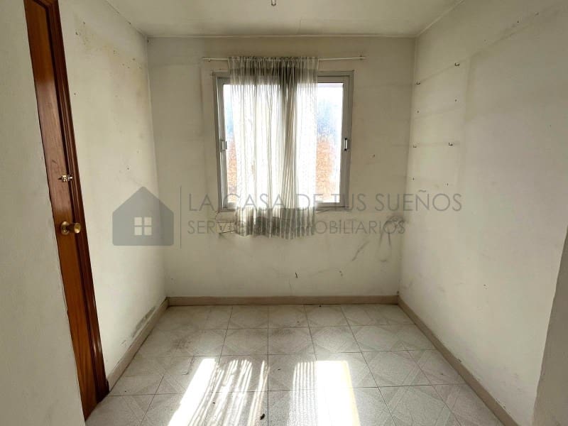 Casa de 4 habitaciones en Sax en venta - 83.700 € (Ref: 9847455)