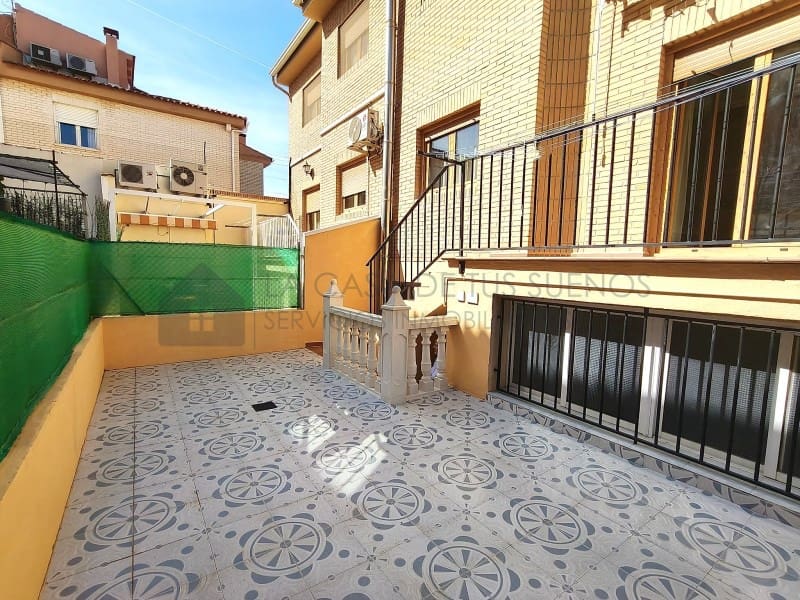 4 bedroom Townhouse for sale in Petrel / Petrer - € 219,700 (Ref: 9847456)
