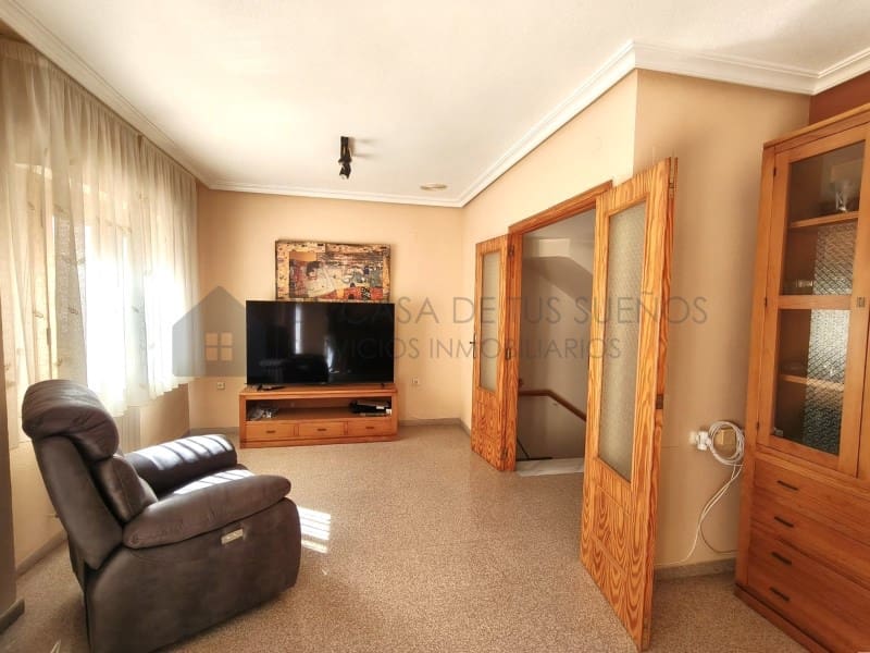 4 bedroom Townhouse for sale in Petrel / Petrer - € 219,700 (Ref: 9847456)