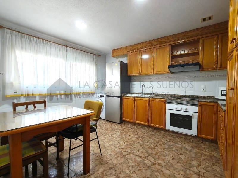 4 bedroom Townhouse for sale in Petrel / Petrer - € 219,700 (Ref: 9847456)