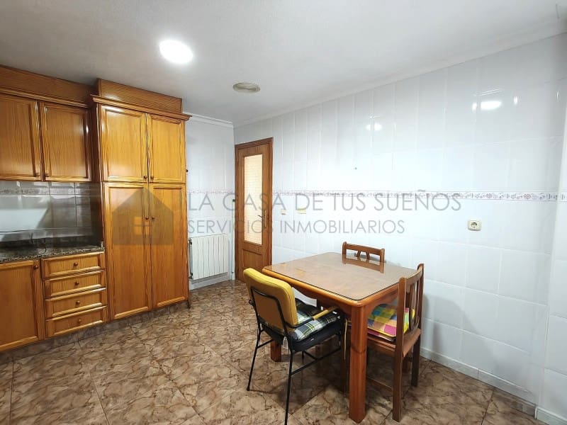 4 bedroom Townhouse for sale in Petrel / Petrer - € 219,700 (Ref: 9847456)