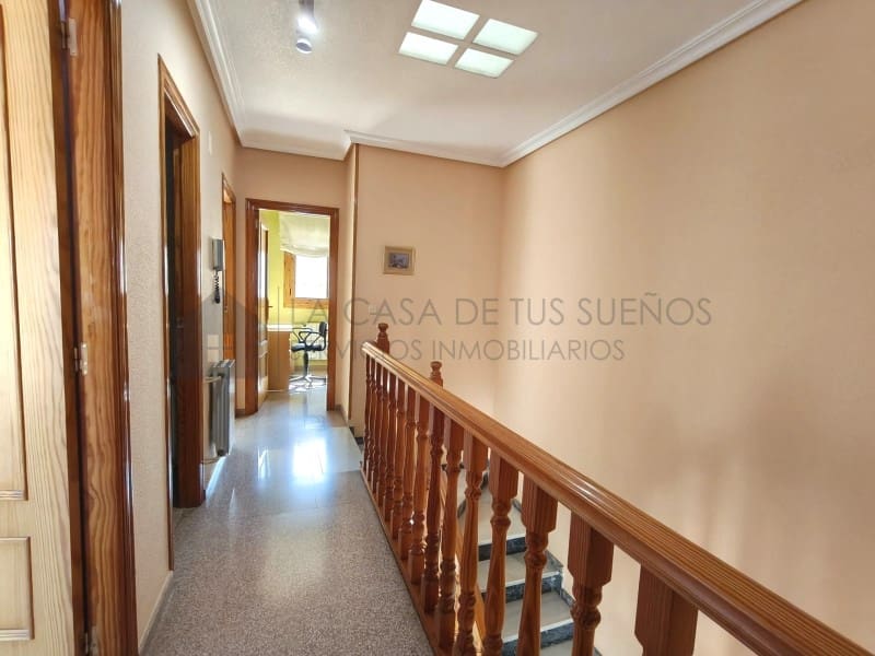 4 bedroom Townhouse for sale in Petrel / Petrer - € 219,700 (Ref: 9847456)