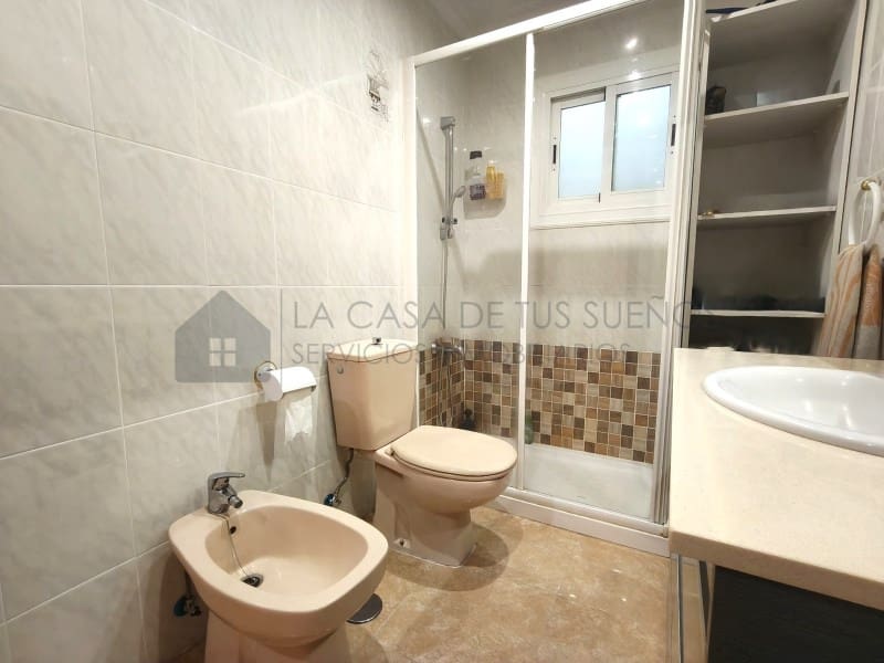 4 bedroom Townhouse for sale in Petrel / Petrer - € 219,700 (Ref: 9847456)