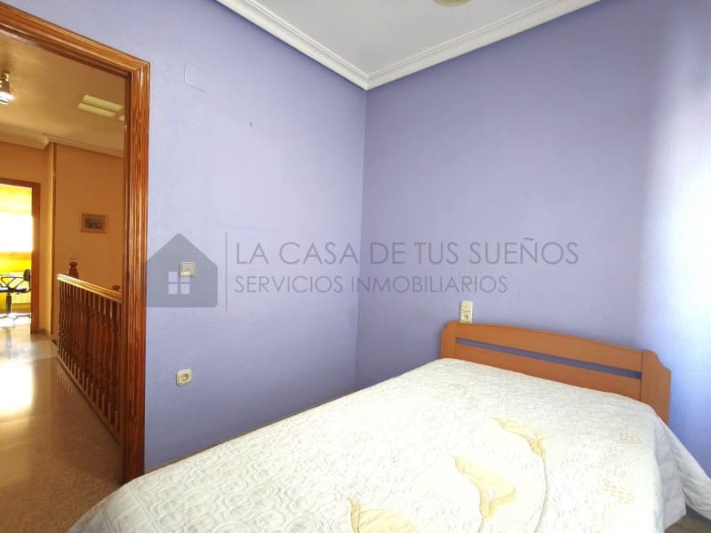 4 bedroom Townhouse for sale in Petrel / Petrer - € 219,700 (Ref: 9847456)