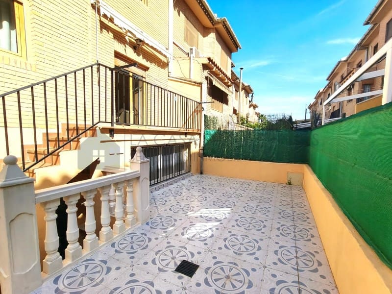 4 bedroom Townhouse for sale in Petrel / Petrer - € 219,700 (Ref: 9847456)