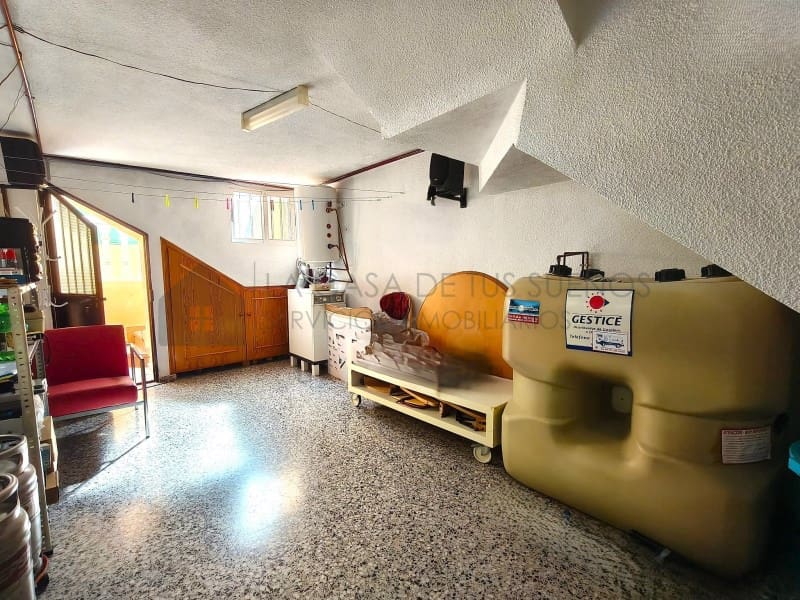 4 bedroom Townhouse for sale in Petrel / Petrer - € 219,700 (Ref: 9847456)