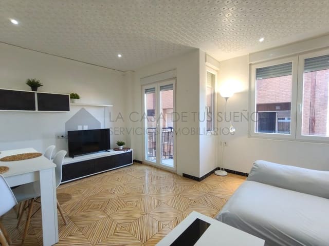 3 sypialnia Mieszkanie na sprzedaż w Sax - 73 700 € (Ref: 9847457)