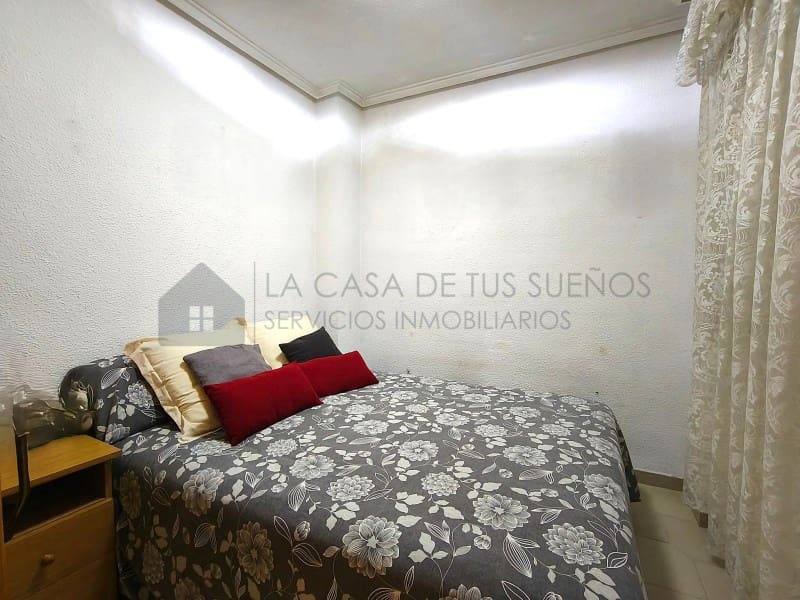 3 bedroom Flat for sale in Elda - € 145,000 (Ref: 9847458)