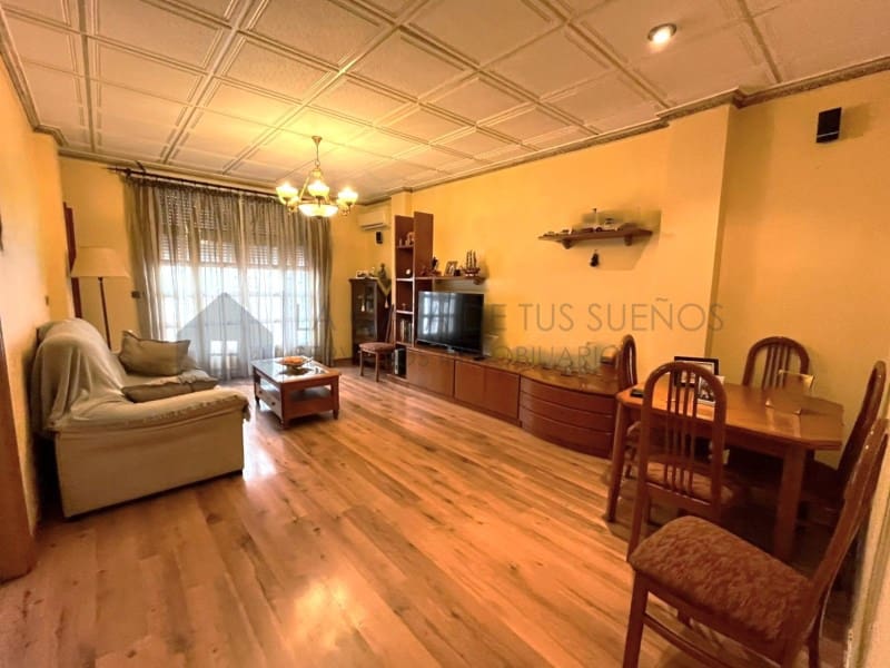 5 bedroom Townhouse for sale in Sax with garage - € 237,000 (Ref: 9847459)